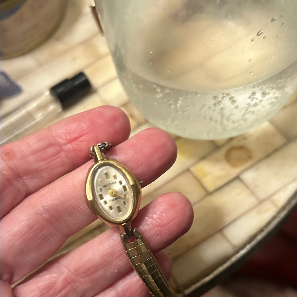 Elegant Waltham Gold Women's Watch